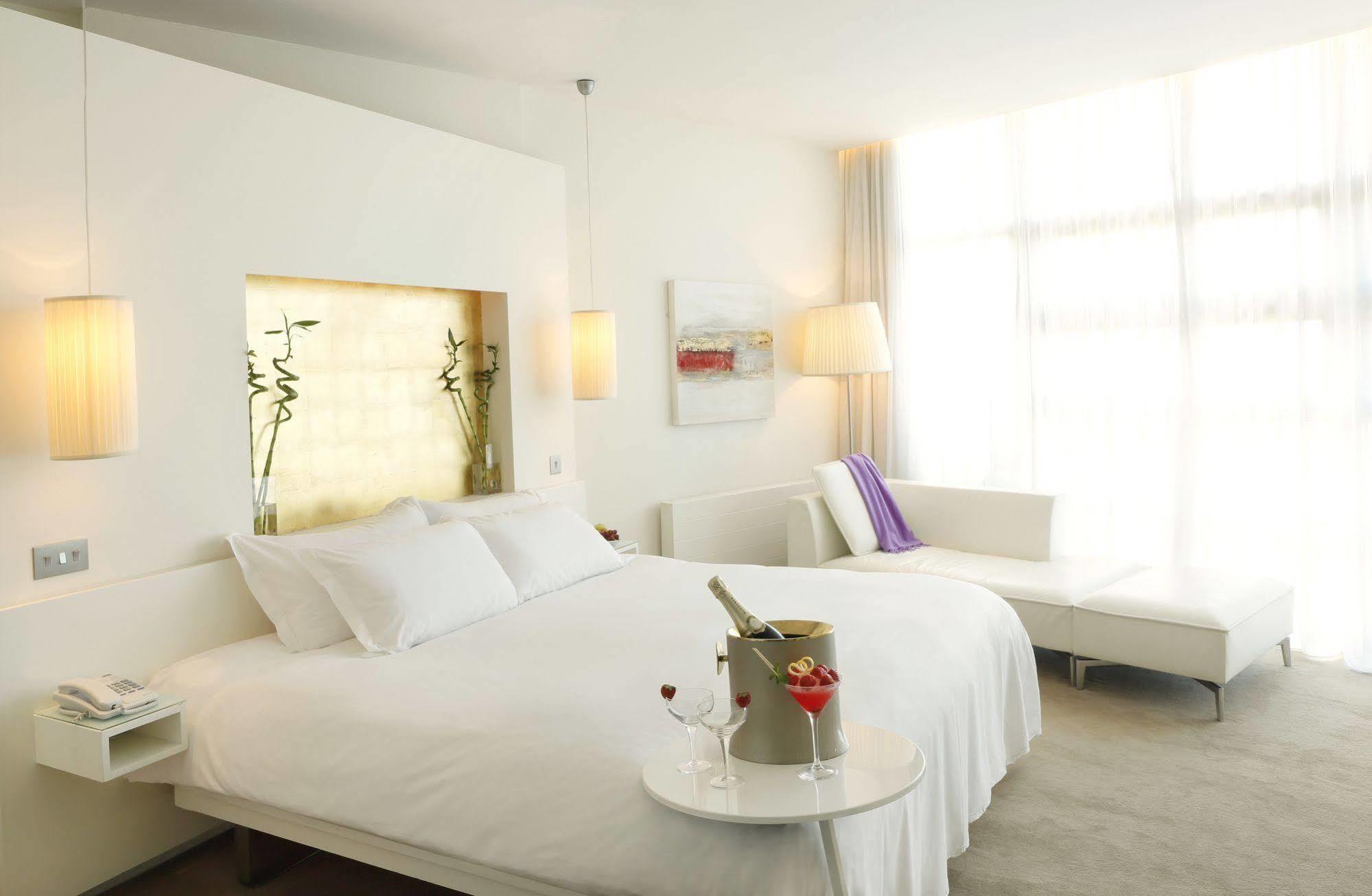 The Beacon Otel Sandyford Dış mekan fotoğraf